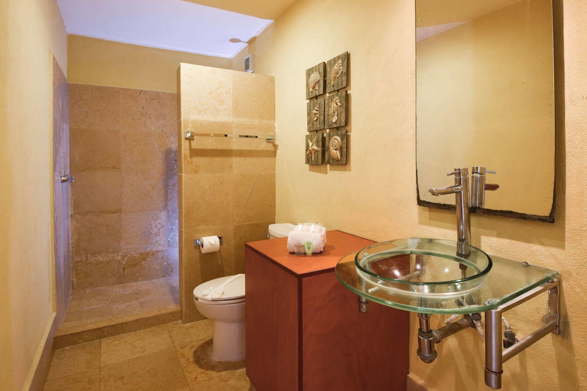 Ocean Plaza Condos Playa del Carmen Esterno foto