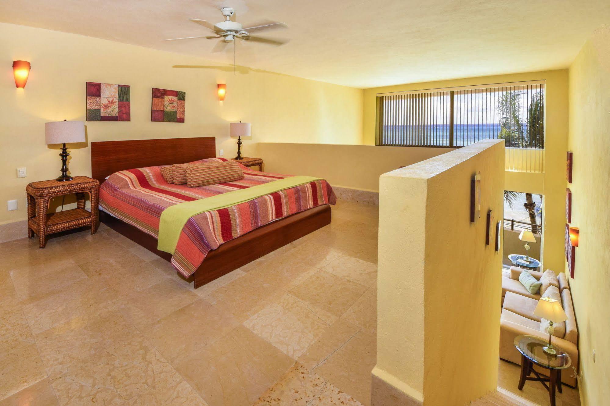 Ocean Plaza Condos Playa del Carmen Esterno foto