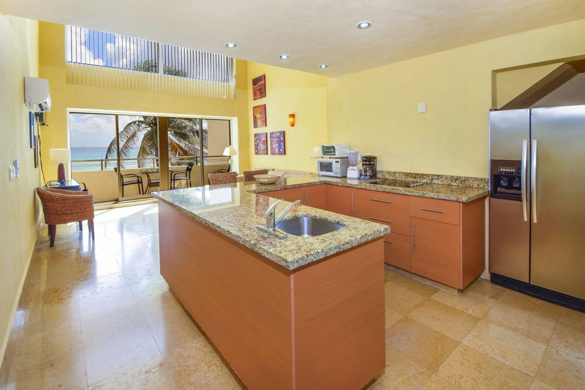 Ocean Plaza Condos Playa del Carmen Esterno foto